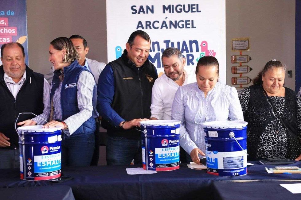 Roberto Cabrera Valencia instala el primer Comit\u00e9 de Paz ciudadano en San Miguel Arc\u00e1ngel, San Juan del R\u00edo