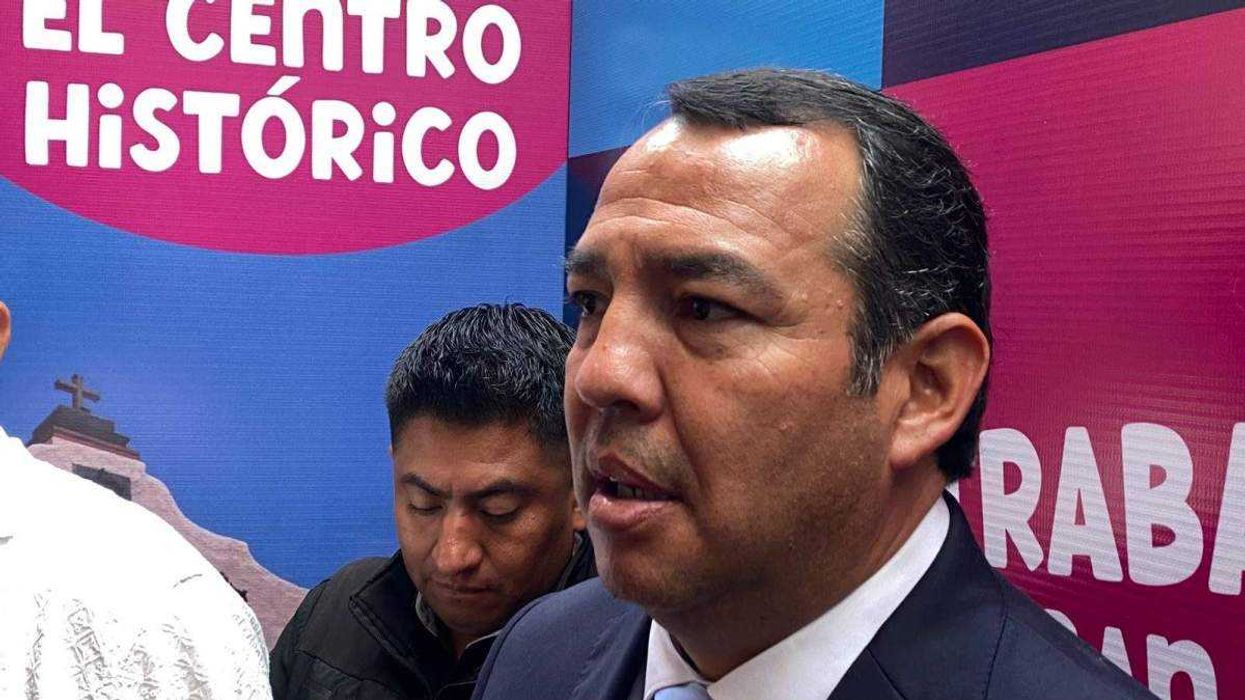 Roberto Cabrera Valencia, presidente municipal de San Juan del Río, durante conferencia sobre implementación del reglamento contra apología del delito.