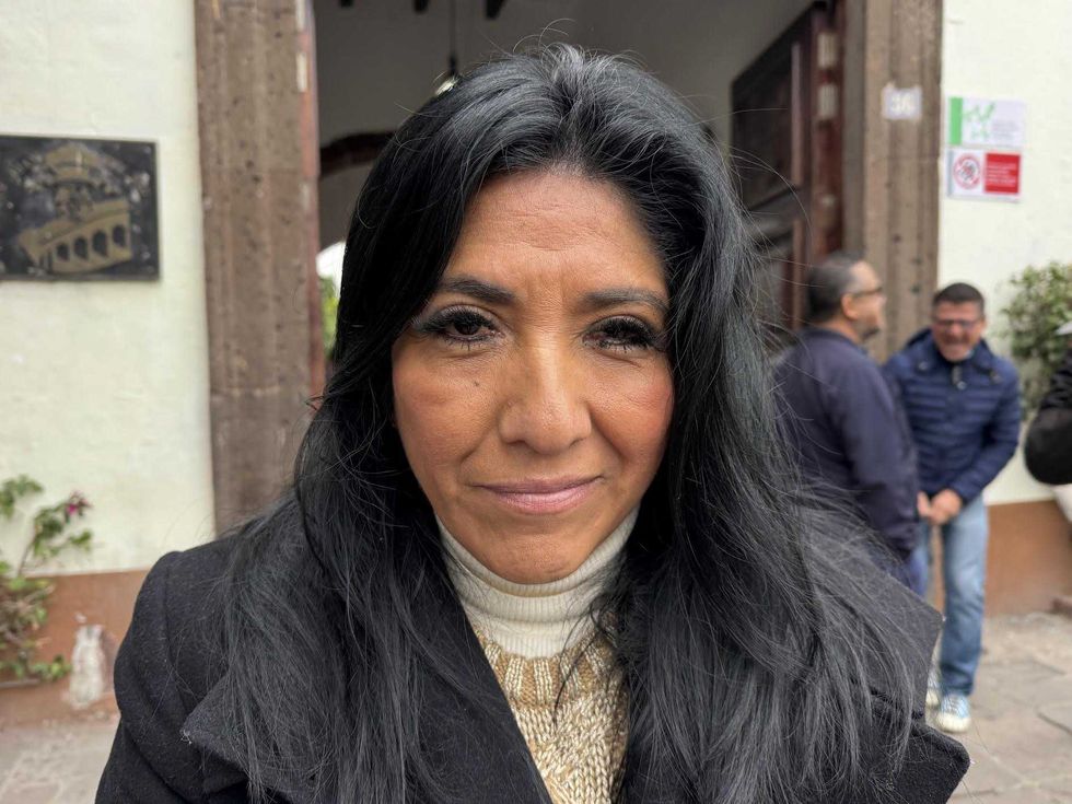 Roberto Cabrera Valencia y Edithe Alvarez Flores durante presentaci\u00f3n actualizaci\u00f3n Programa Desarrollo Urbano San Juan del R\u00edo