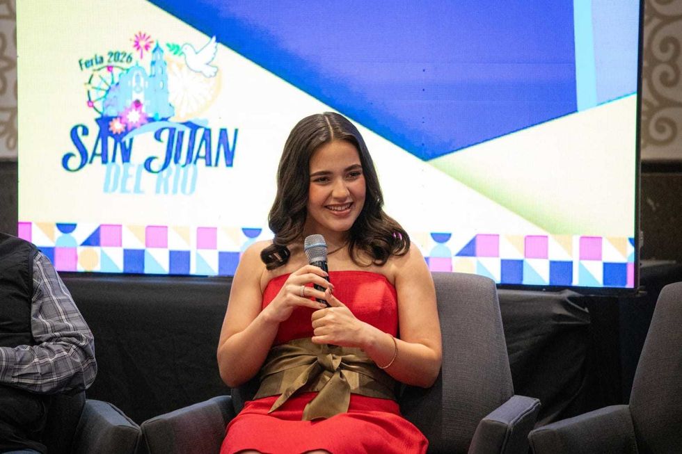Roberto Cabrera Valencia y Gina S\u00e1nchez presentan programa Feria San Juan del R\u00edo 2026 con Viviana I y gabinete municipal