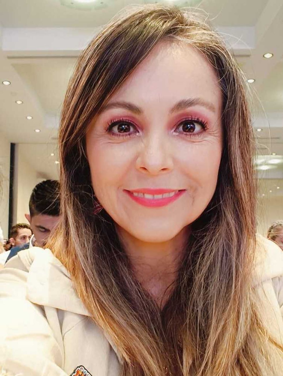 Roc\u00edo Hern\u00e1ndez, presidenta de CANACO San Juan del R\u00edo, explica la estrategia financiera del comercio local para 2026.