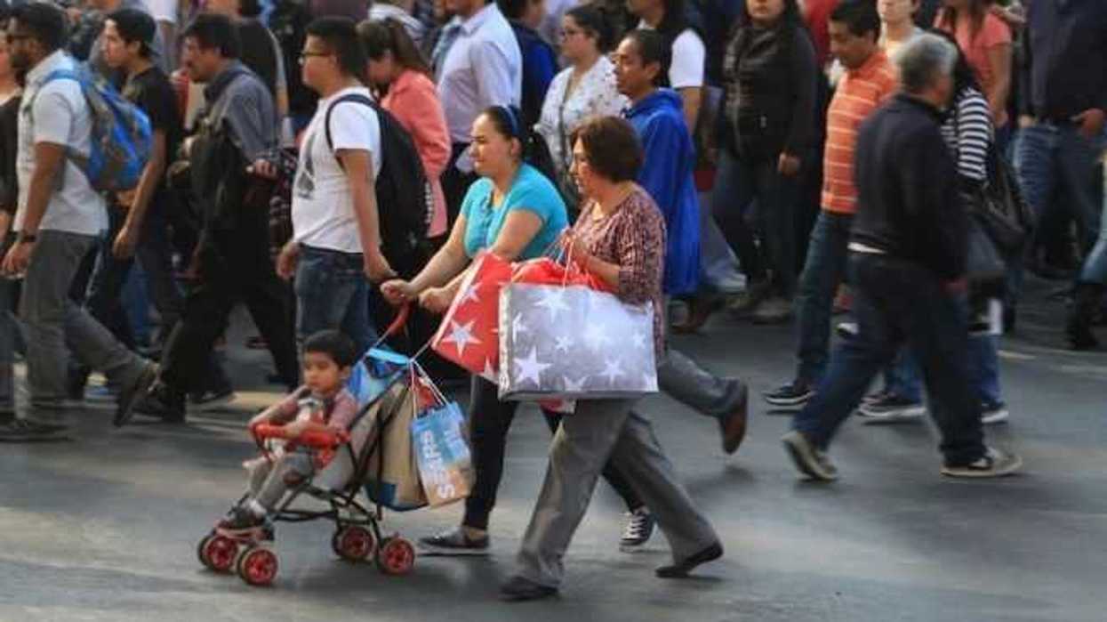 ropa-calzado-y-perfumes-lo-mas-demandado-en-vispera-de-la-navidad
