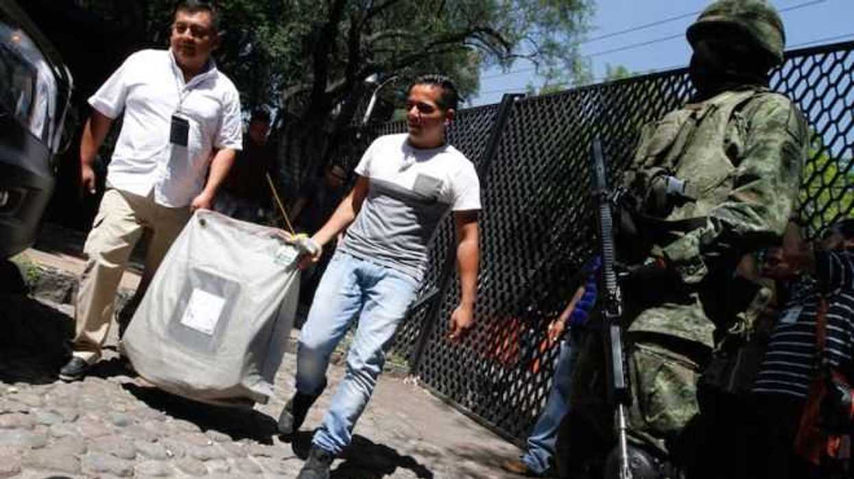 Salida del Paquete Electoral Postal