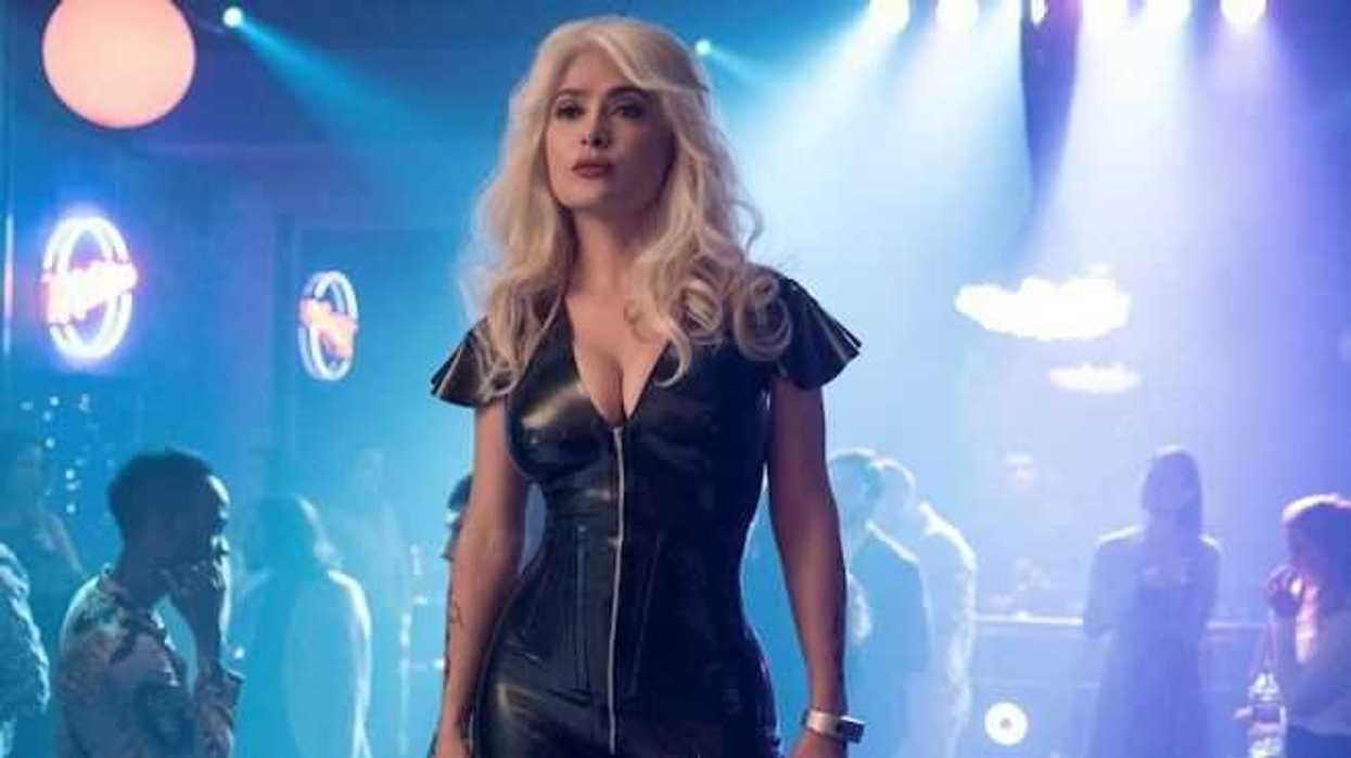 salma-hayek-como-sonoa-kincaid-en-la-pelicula-hiytman´s-wife´s-boyguard