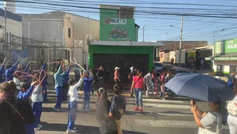 San Juan del Río celebra el inicio de la Primavera con un desfile lleno de color y alegría.