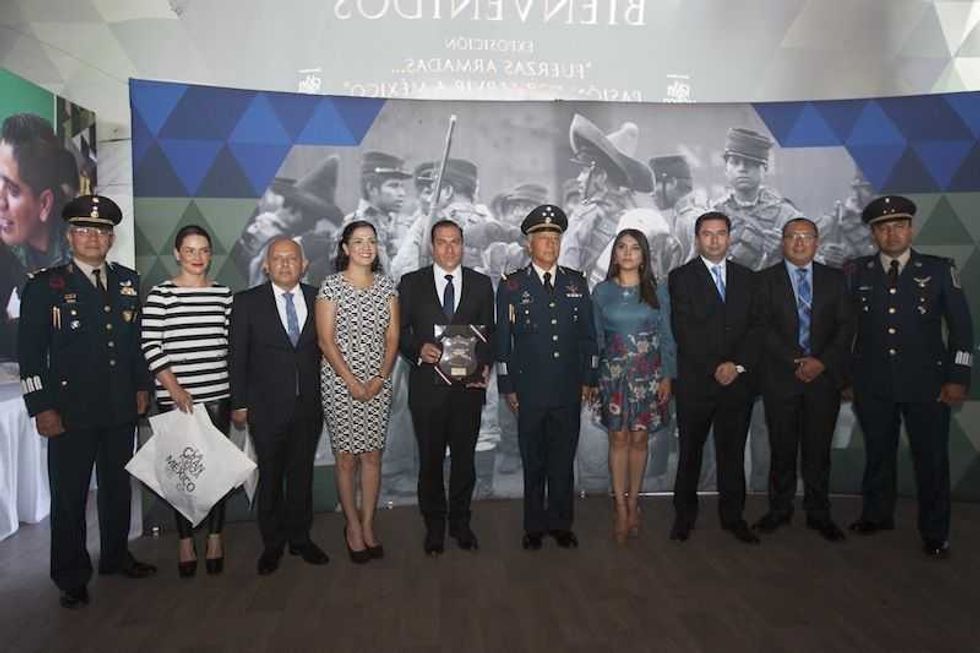 san juan del rio entrega reconocimiento a sedena 5