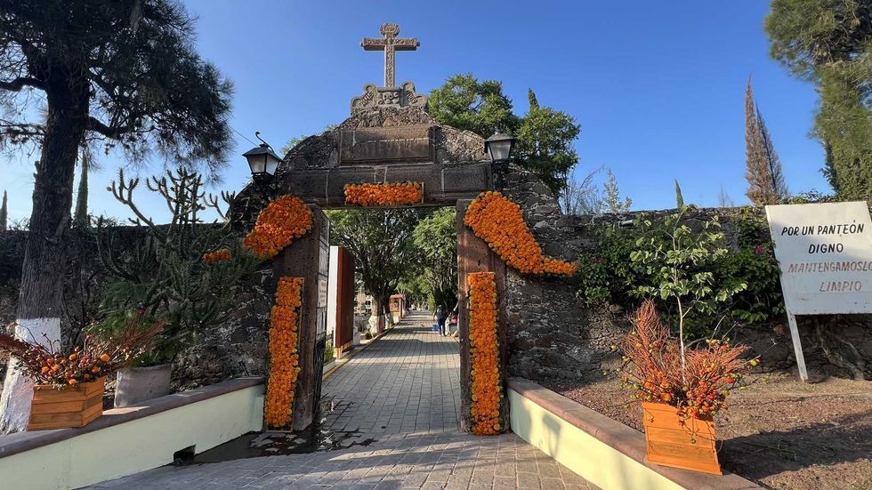 San Juan del Río listo para recibir a miles en panteones municipales.