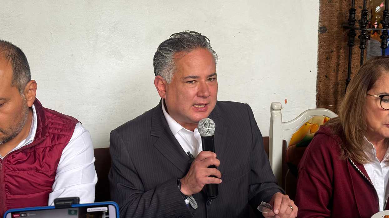 Santiago Nieto Castillo habla ante medios sobre el segundo informe de gobierno en San Juan del Río