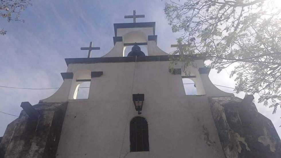 Saquean capilla de la Santa Cruz en San Juan del Río: roban campana histórica.