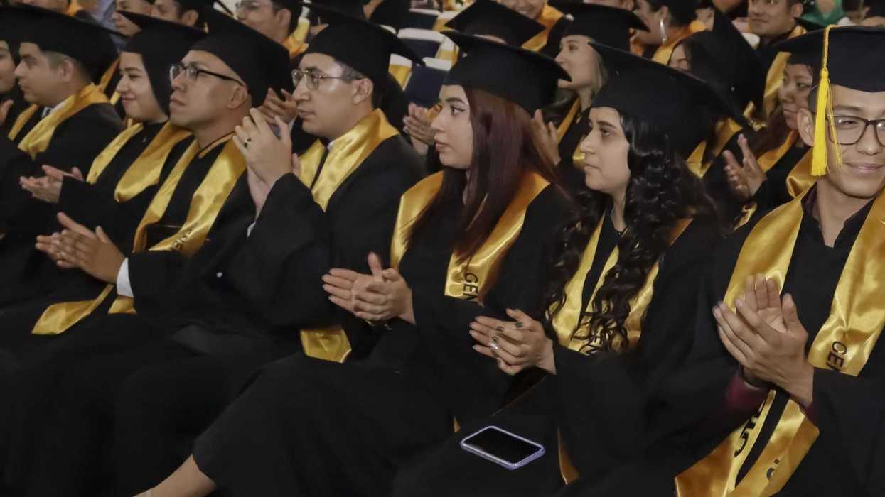 Se gradúan 276 estudiantes de la UTEQ en gremio industrial.