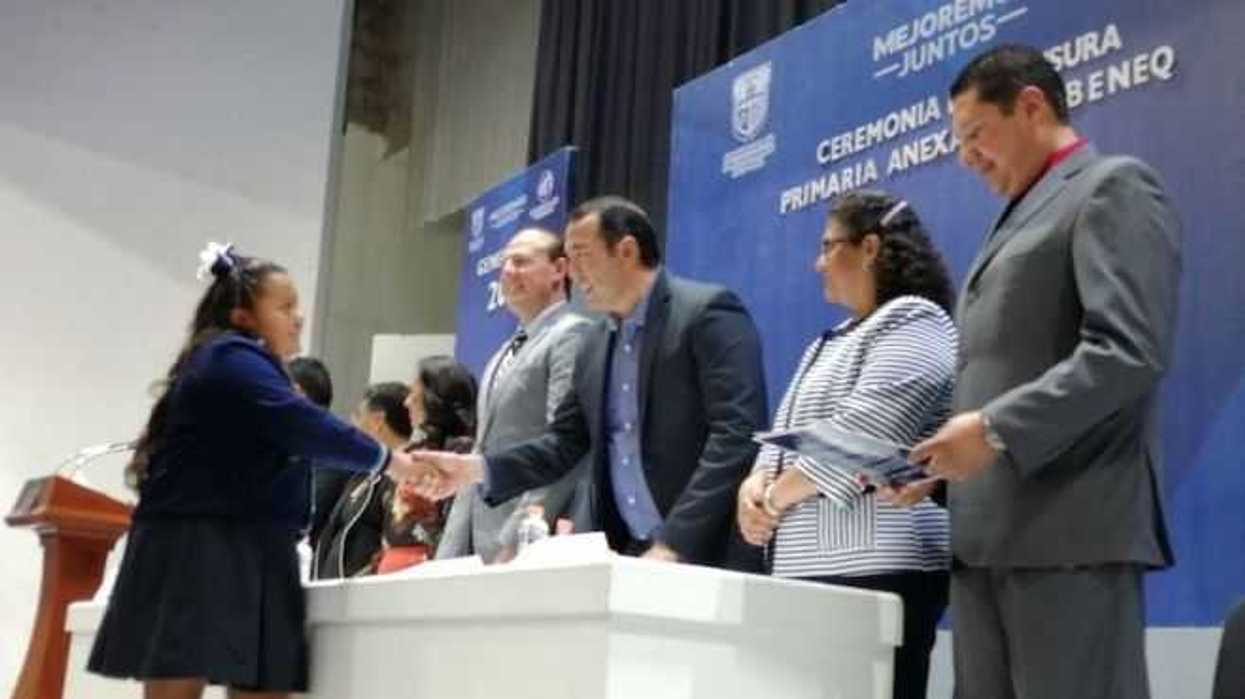 se-graduan-alumnos-de-primaria-anexa-a-la-normal-del-estado-andres-balvanera.jpg