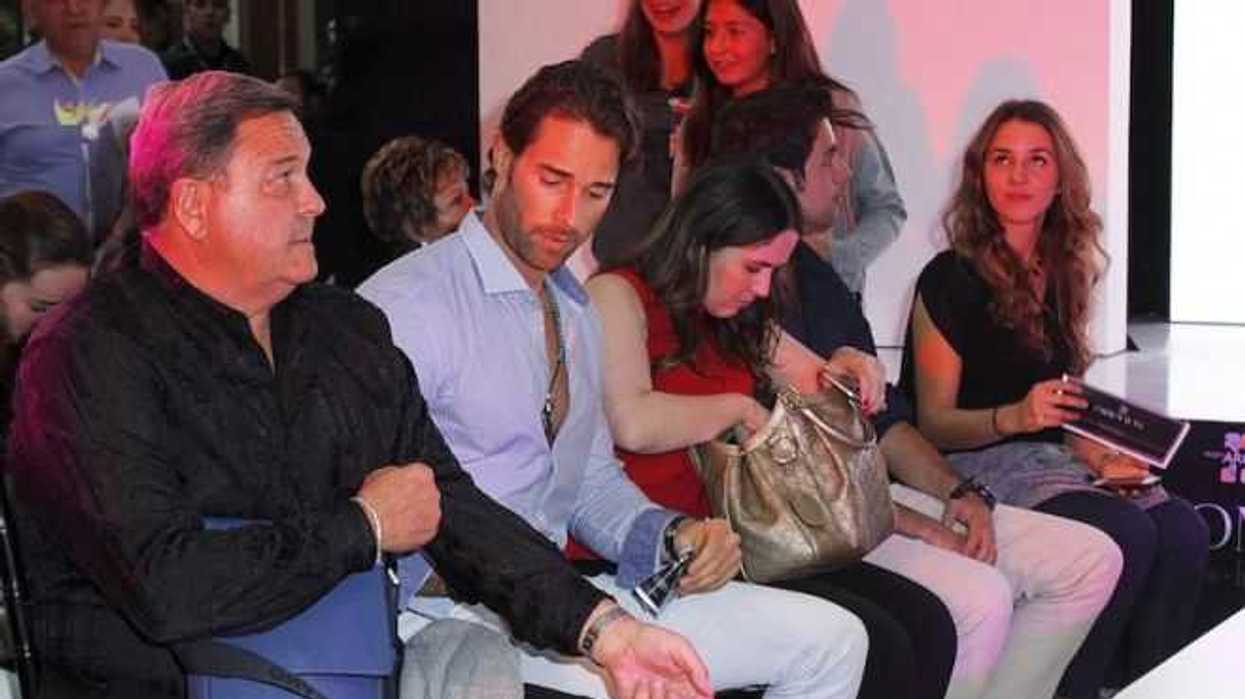 Sebastián Rulli consintió a fans y Dafne Molina presumió su belleza en el Fashion Walk en Paseo Arcos Bosques