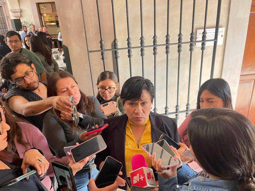 Secretaría de Salud confirmó estado estable de cinco lesionados hospitalizados en Jalpan. Traslado vía aérea fue activado como protocolo de emergencia en la madrugada del 24 de noviembre.