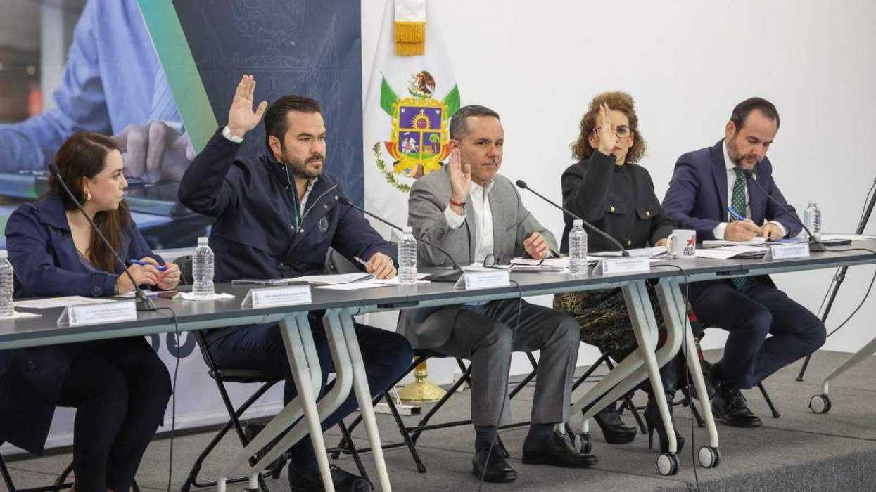 Secretario de Finanzas Carlos Alejandro León presenta propuesta de valores catastrales con congelamiento para predios afectados en Querétaro.