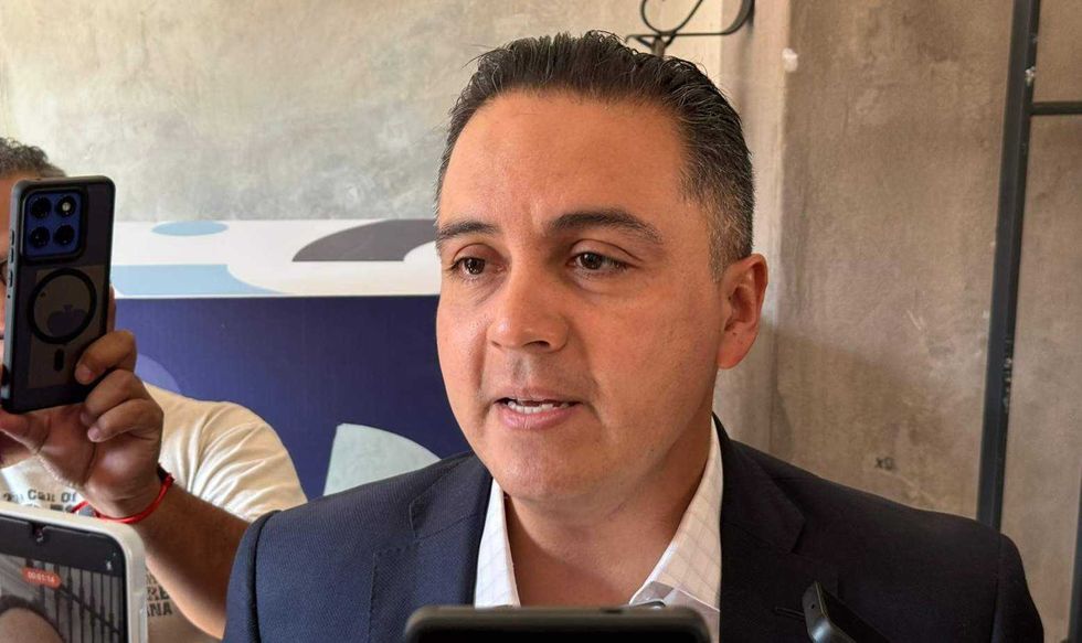 Secretario de Gobierno Eric Gudiño confirma paquete integral de apoyo: funerales, seguimiento médico y acompañamiento a familias damnificadas por accidente vial.