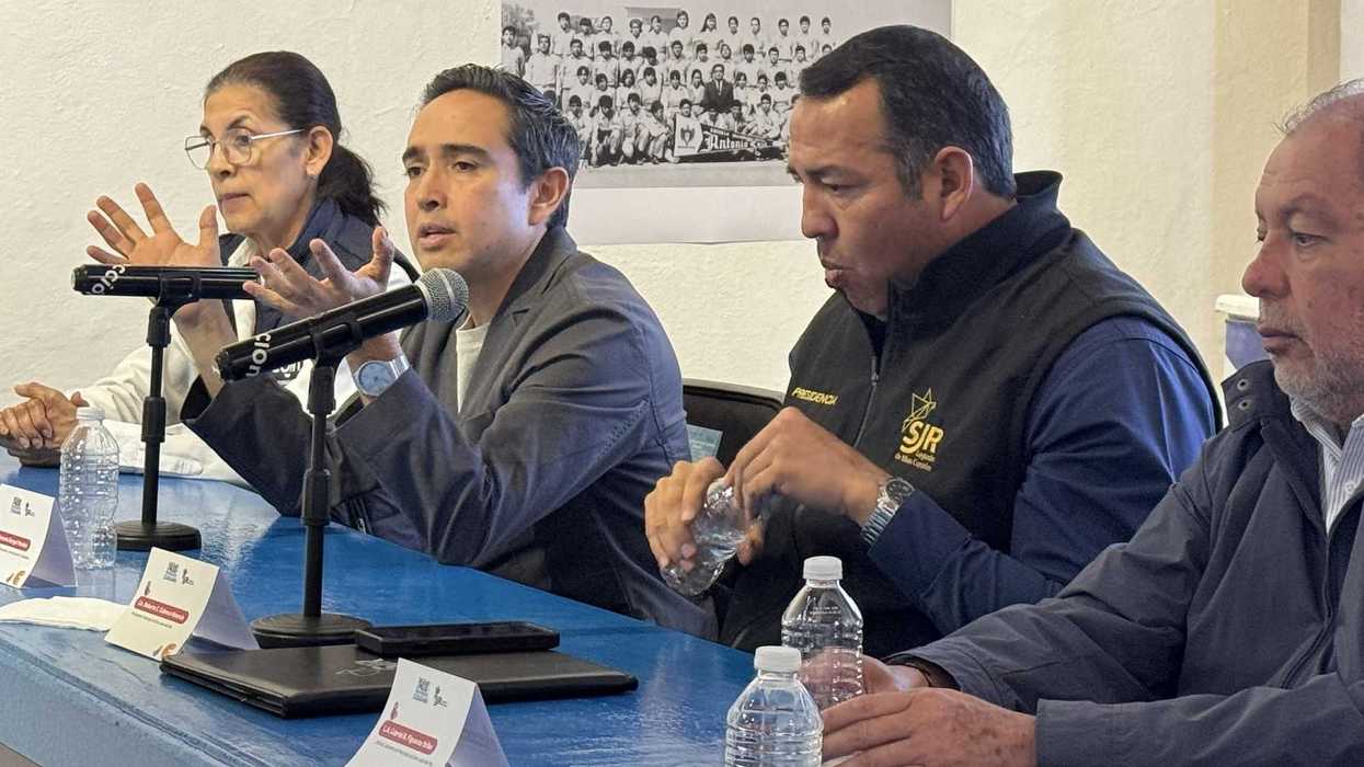 Secretario Luis Antonio Rangel Méndez durante ponencia sobre empleos del futuro e inteligencia artificial en foro 2050 de San Juan del Río, Querétaro