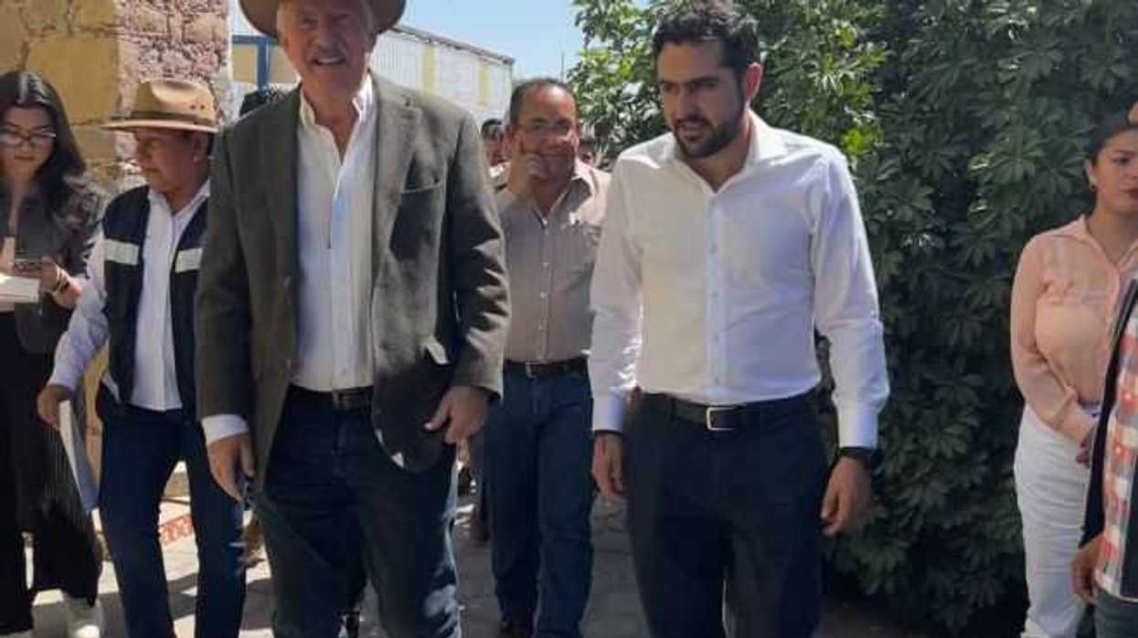 SEDESOQ supervisa obra social en El Marqués.