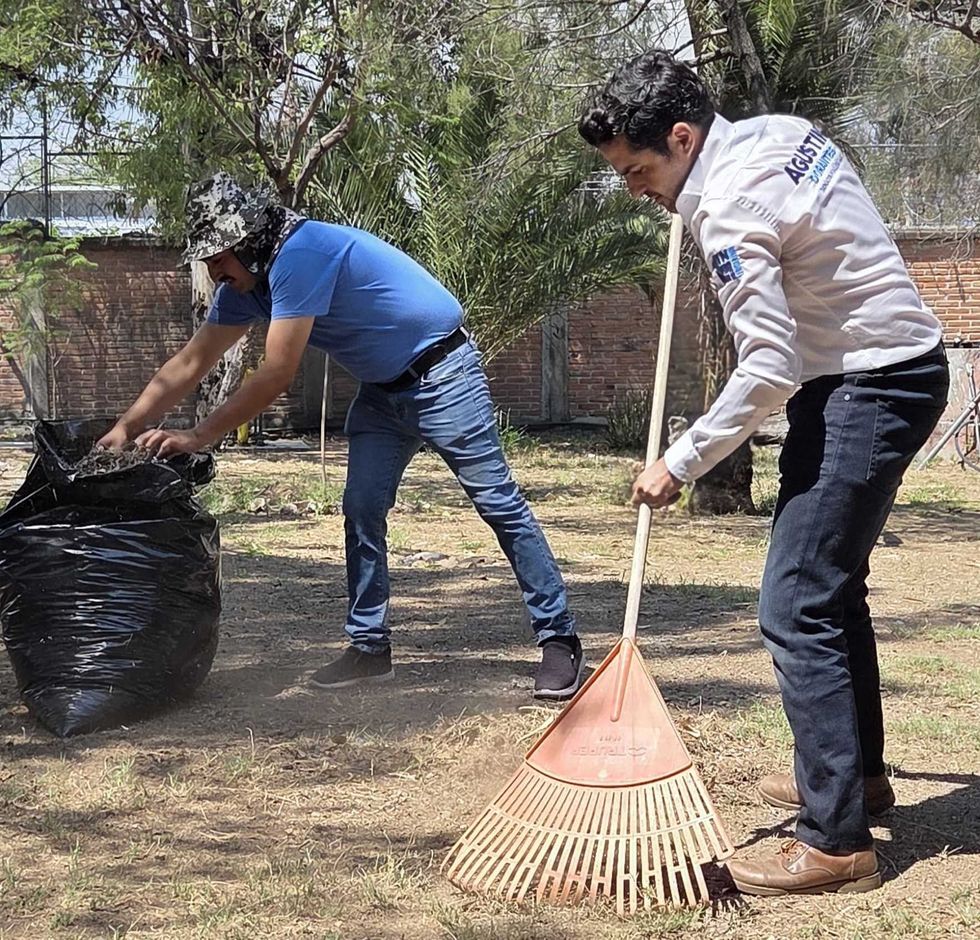 Senador Agust\u00edn Dorantes acompa\u00f1ado de comunidad escolar en jornada de canchas de la secundaria Reyes Heroles San Juan del R\u00edo