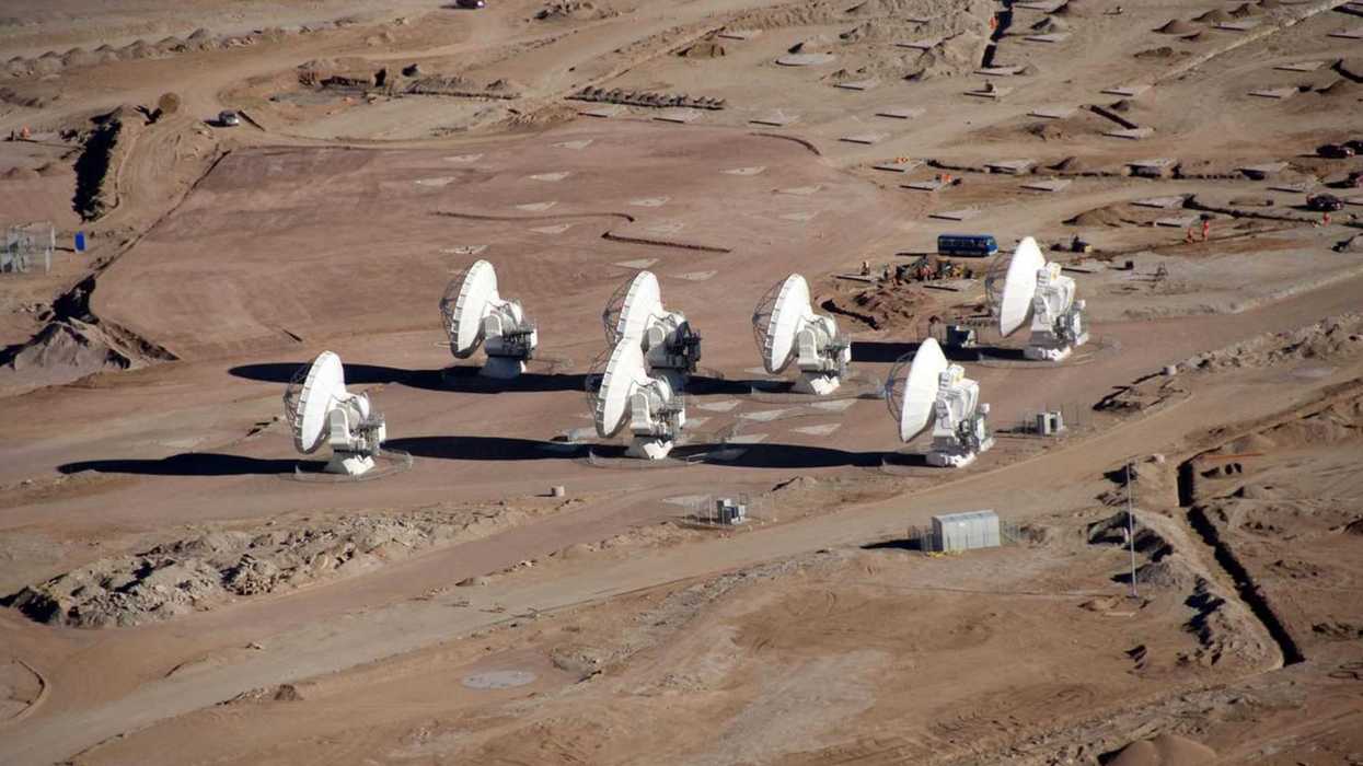 Será inaugurado el observatorio astronómico Atacama Large Millimeter/submillimeter Array (ALMA), considerado el mayor del mundo. NOTIMEX.