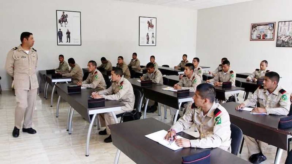 servicio militar requisito indispensable para acceder a un empleo