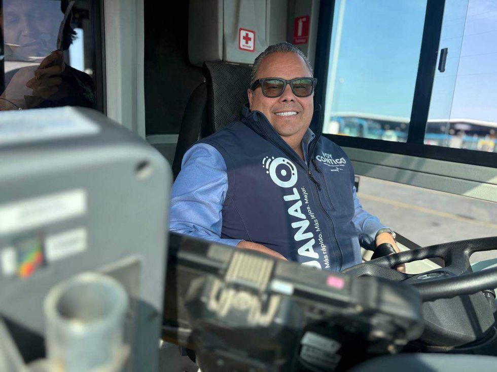 Servicio Qrobus operará con 30 unidades desde el Centro Cultural Gómez Morín. Tarifa gratuita aplica 14–30 noviembre, 11:00–13:00 horas.