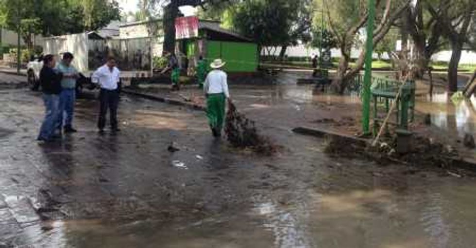 Servicios Municipales se dio a la tarea de llevar a cabo todo el reconocimiento de los daños que causó a la Ribera del Río San Juan, el desfogue de la presa San Ildefonso que autorizó la CNA.