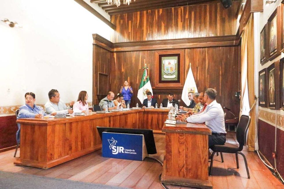 Sesi\u00f3n extraordinaria de Cabildo en San Juan del R\u00edo durante la que se aprob\u00f3 el nombramiento del nuevo secretario de Ayuntamiento