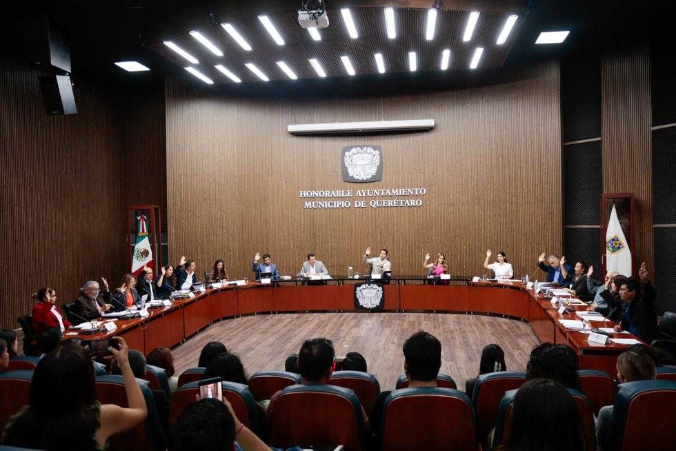 Sesi\u00f3n ordinaria de cabildo del Ayuntamiento de Quer\u00e9taro donde se aprob\u00f3 la adquisici\u00f3n del predio para la delegaci\u00f3n Mar\u00eda Justa Aldama