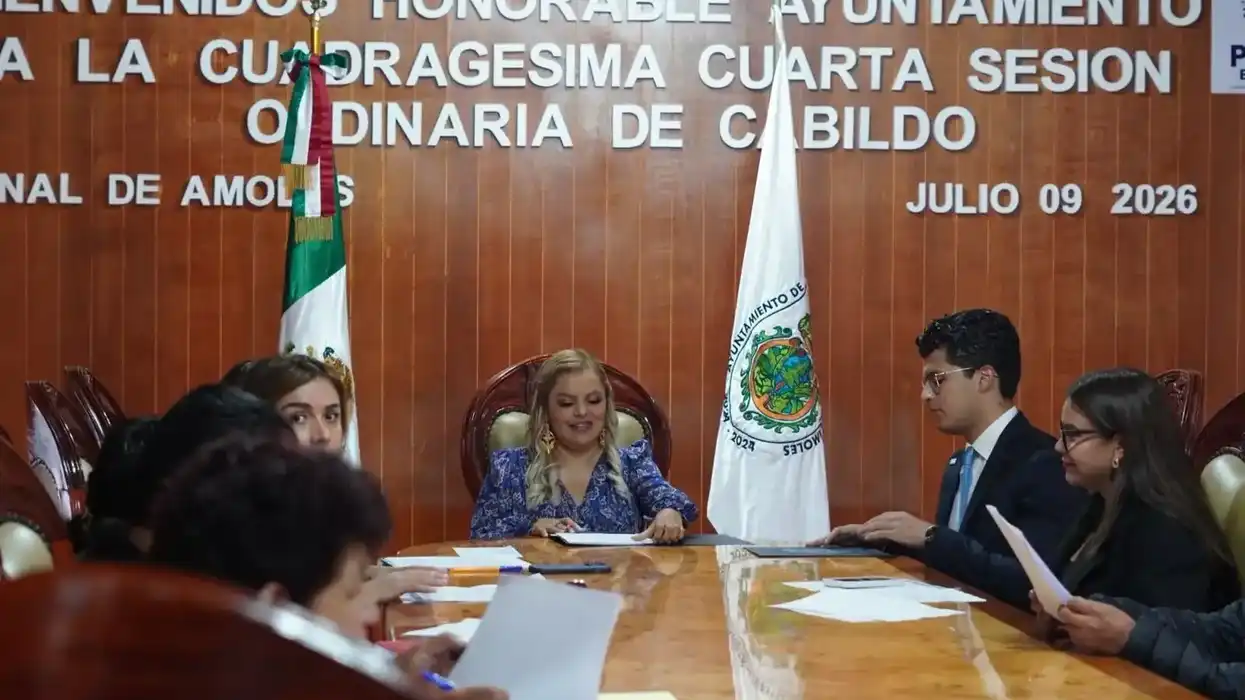 Sesión de Cabildo del Ayuntamiento de Pinal de Amoles donde se aprobó el reglamento para regular centros de rehabilitación.