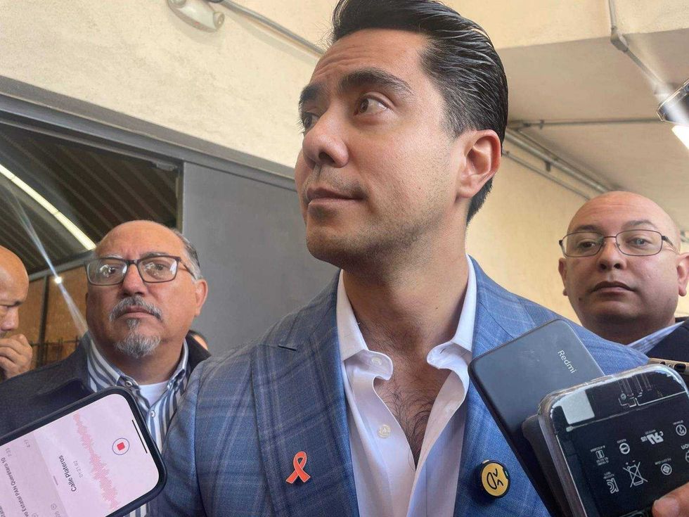 Sesión de cabildo en Querétaro donde se analiza Ley de Ingresos 2026 con proyección de 8 mil millones de pesos.