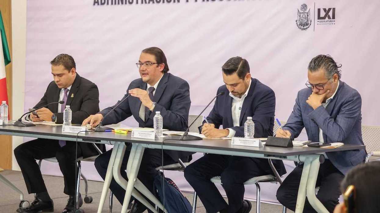 Sesión de comisiones del Congreso de Querétaro sobre reforma judicial con diputados en mesa de trabajo