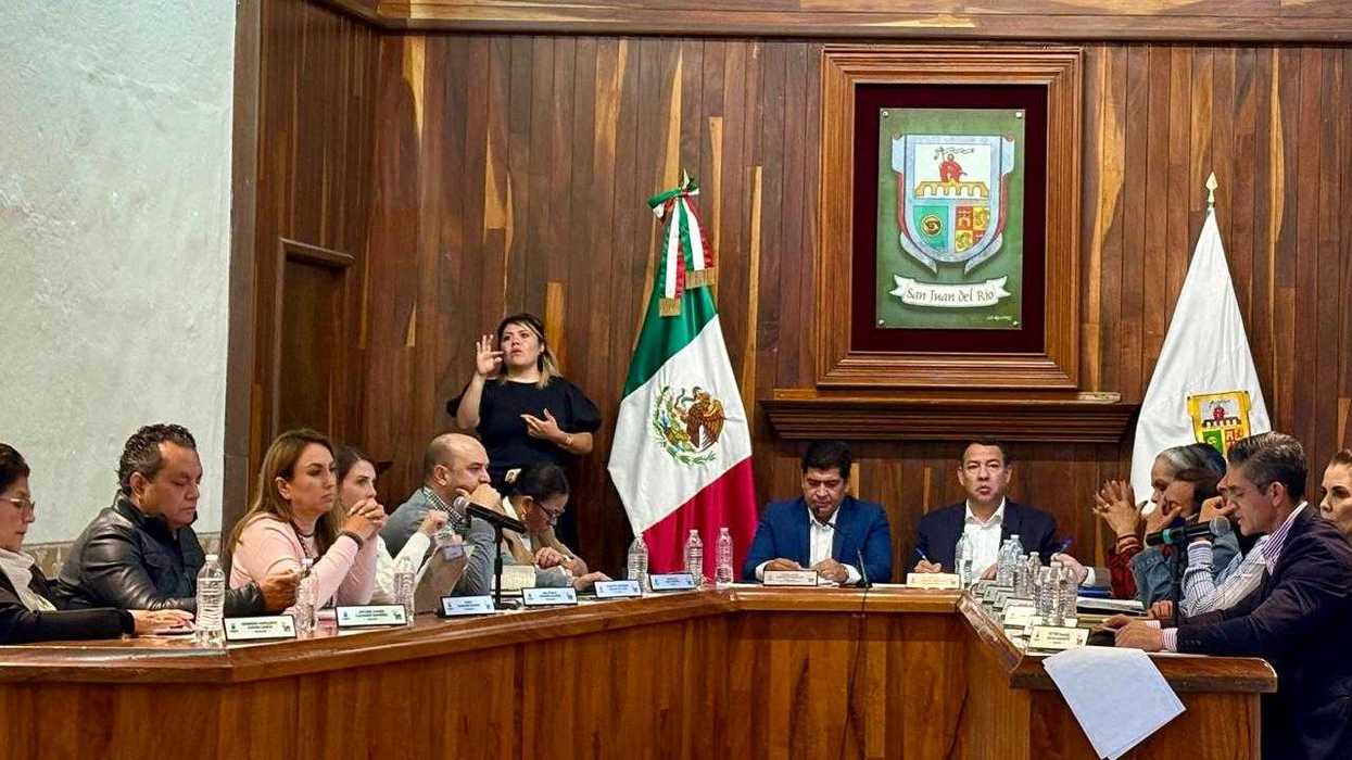 Sesión del Cabildo de San Juan del Río donde se aprobó el pago económico de Dalenica por el área de donación de El Obispado.