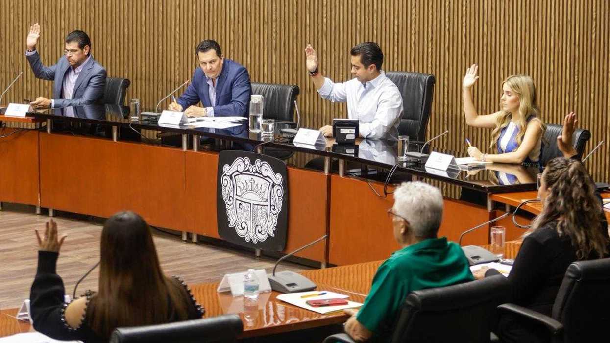 Sesión ordinaria de Cabildo del Ayuntamiento de Querétaro donde se aprobó el Programa de Fortalecimiento Familiar 2026