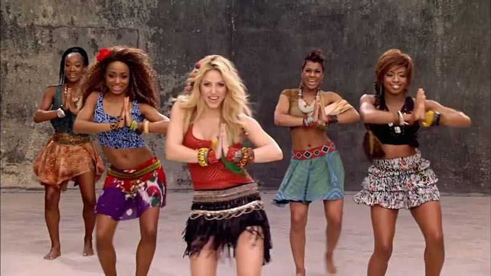 shakira celebrara su cumpleanos 43 en el escenario del super bowl16