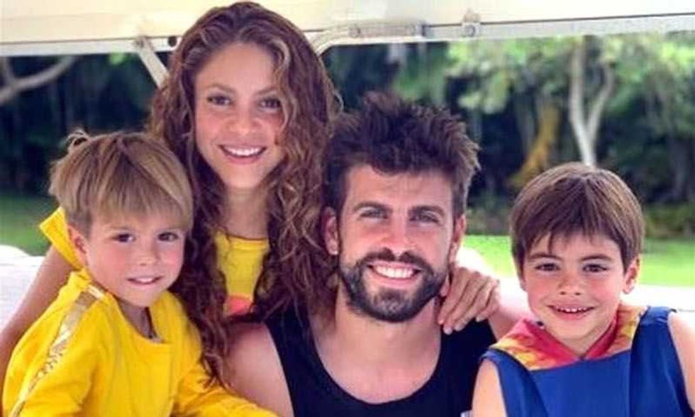 shakira celebrara su cumpleanos 43 en el escenario del super bowl19