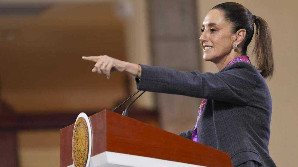 Sheinbaum critica comentario "muy machista" de futbolista mexicano 'Chicharito' Hernández. Foto: Ilustrativa/ Presidencia de la República.