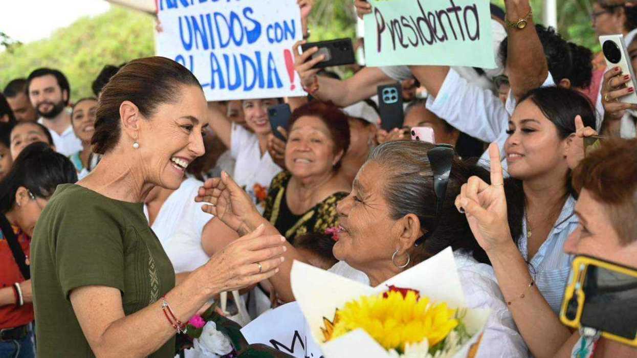 Sheinbaum recorre 7 estados y se reúne con 156 mil mexicanos.