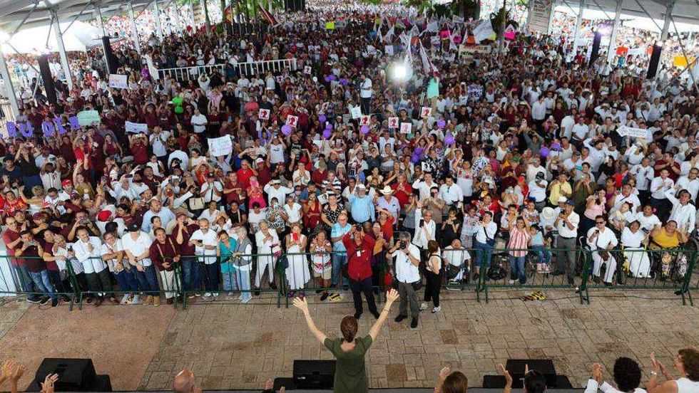 Sheinbaum recorre 7 estados y se reúne con 156 mil mexicanos.