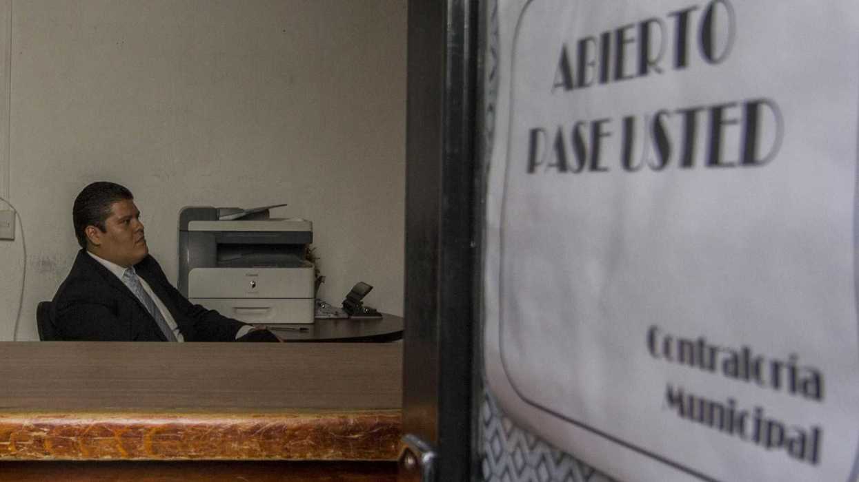 Sientan a ex funcionario en “banquillo de los acusados”.