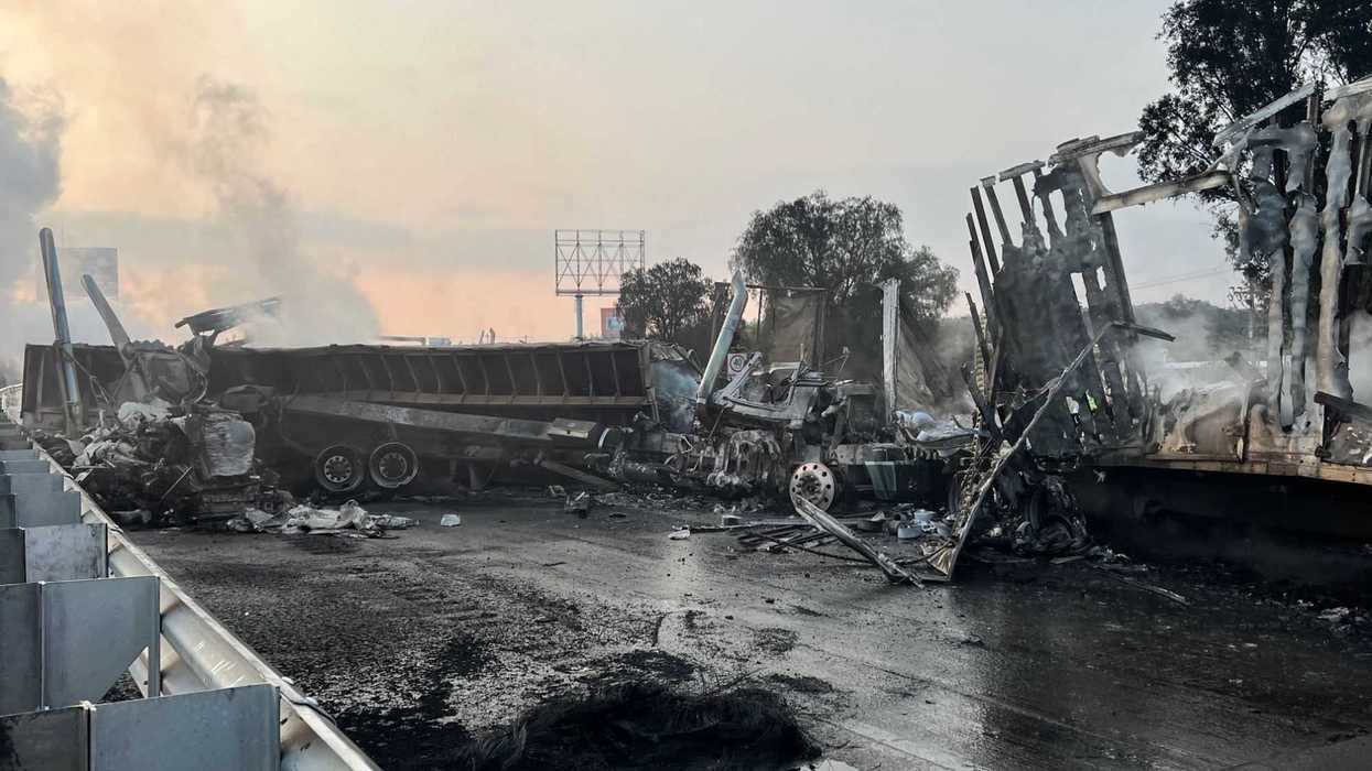 Sin víctimas mortales hornaza por carambola en la México Querétaro.