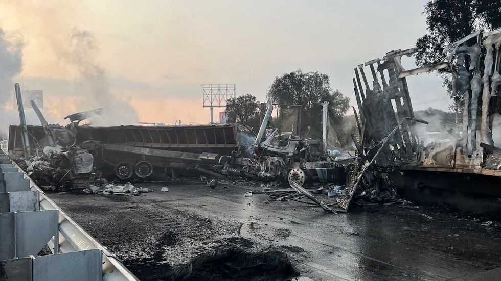 Sin víctimas mortales hornaza por carambola en la México Querétaro.