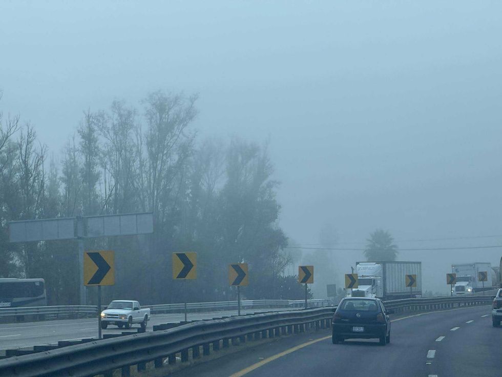Sistema meteorológico nacional pronostica lluvias aisladas y ambiente frío para Querétaro con temperaturas mínimas de 8 grados centígrados.