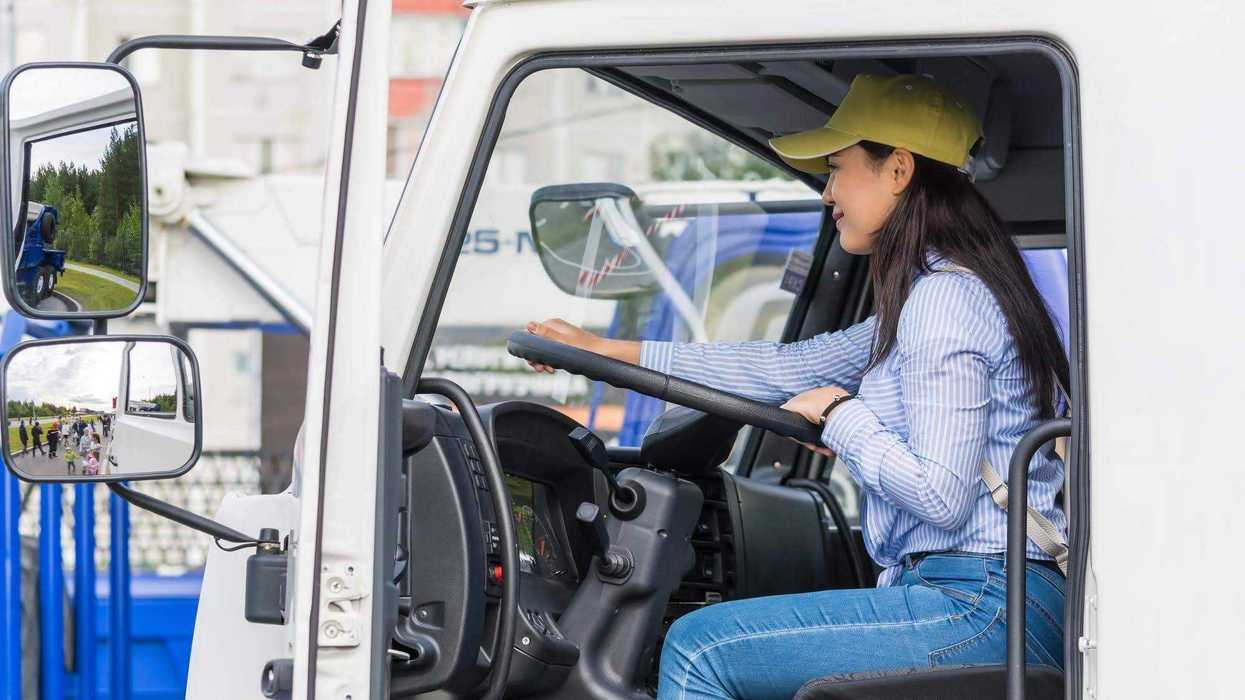 Solo 21.4% de empleos en transportes son ocupados por mujeres pese a trabajar más horas promedio que hombres.