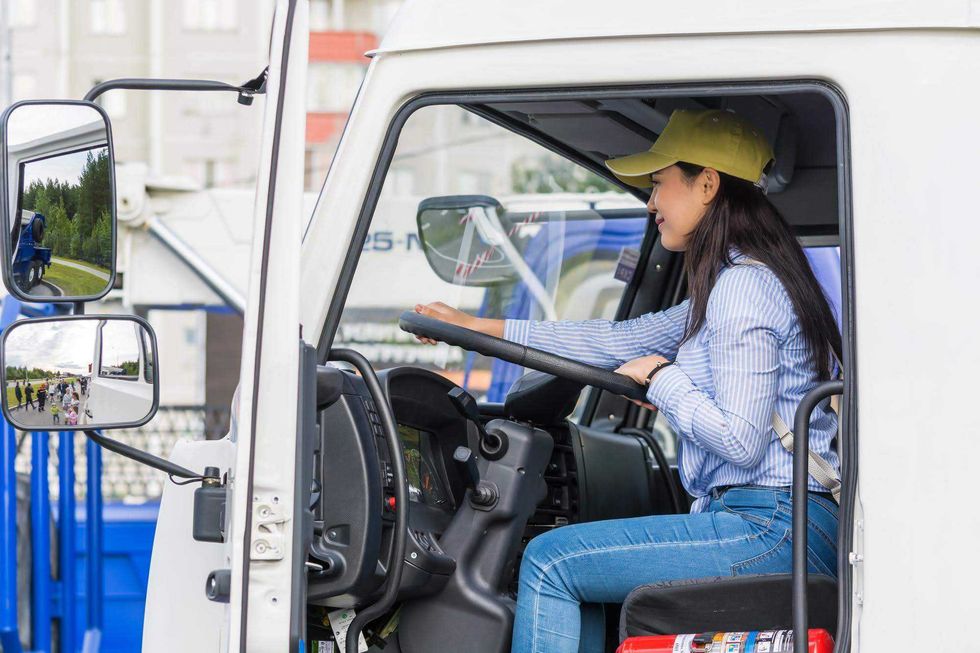 Solo 21.4% de empleos en transportes son ocupados por mujeres pese a trabajar más horas promedio que hombres.