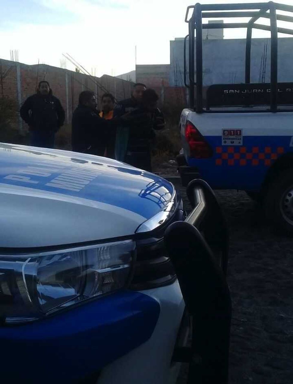 sorprendido cuando intentaba robar vehiculo en san juan del rio 4