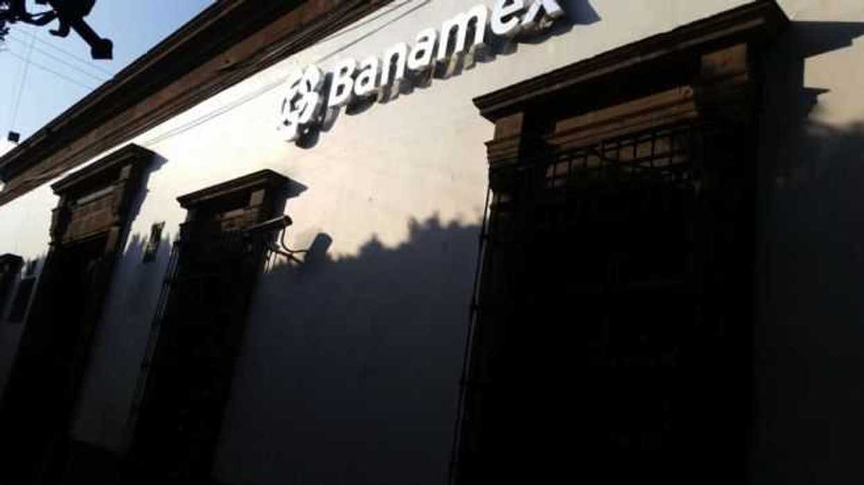 sucursal-de-banamex-sigue-cerrada-al-publico-despues-de-intento-de-robo