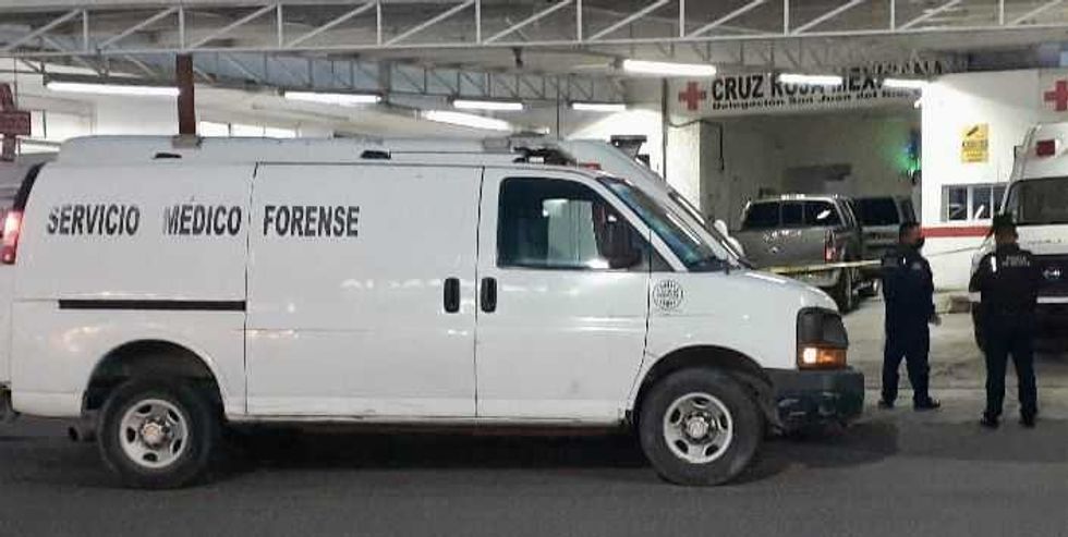 Sujeto asesina a balazos a su pareja y huye, en San Juan del Río.