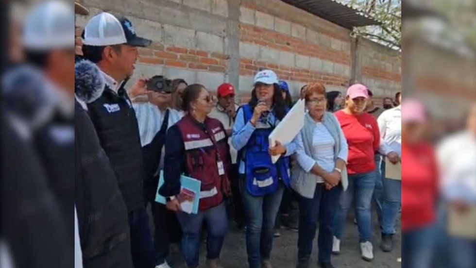 Supervisi\u00f3n de obra de drenaje en colonia Nuevo San Antonio, San Juan del R\u00edo, con autoridades municipales y de Conagua.