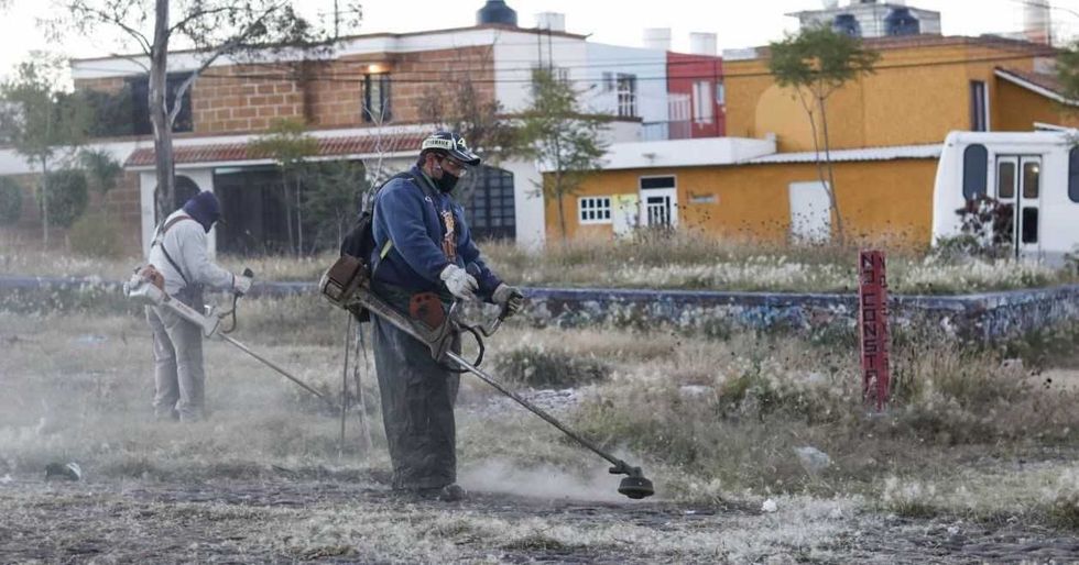 Supervisión de mejoras en servicios públicos en zona oriente de San Juan del Río.