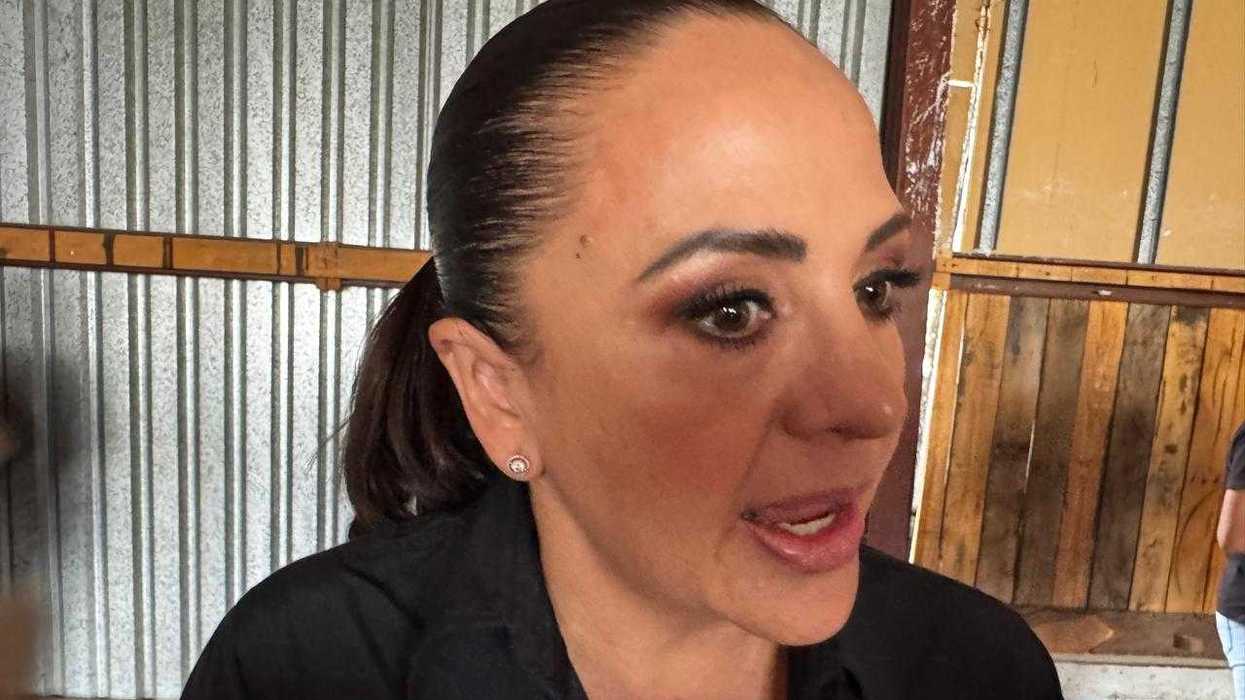 Tania Ruiz Castro, titular de la Oficina de Proyectos Regionales del Gobierno de Querétaro, durante una entrevista en la que afirmó que no milita en ningún partido político y que su prioridad es su trabajo en San Juan del Río.